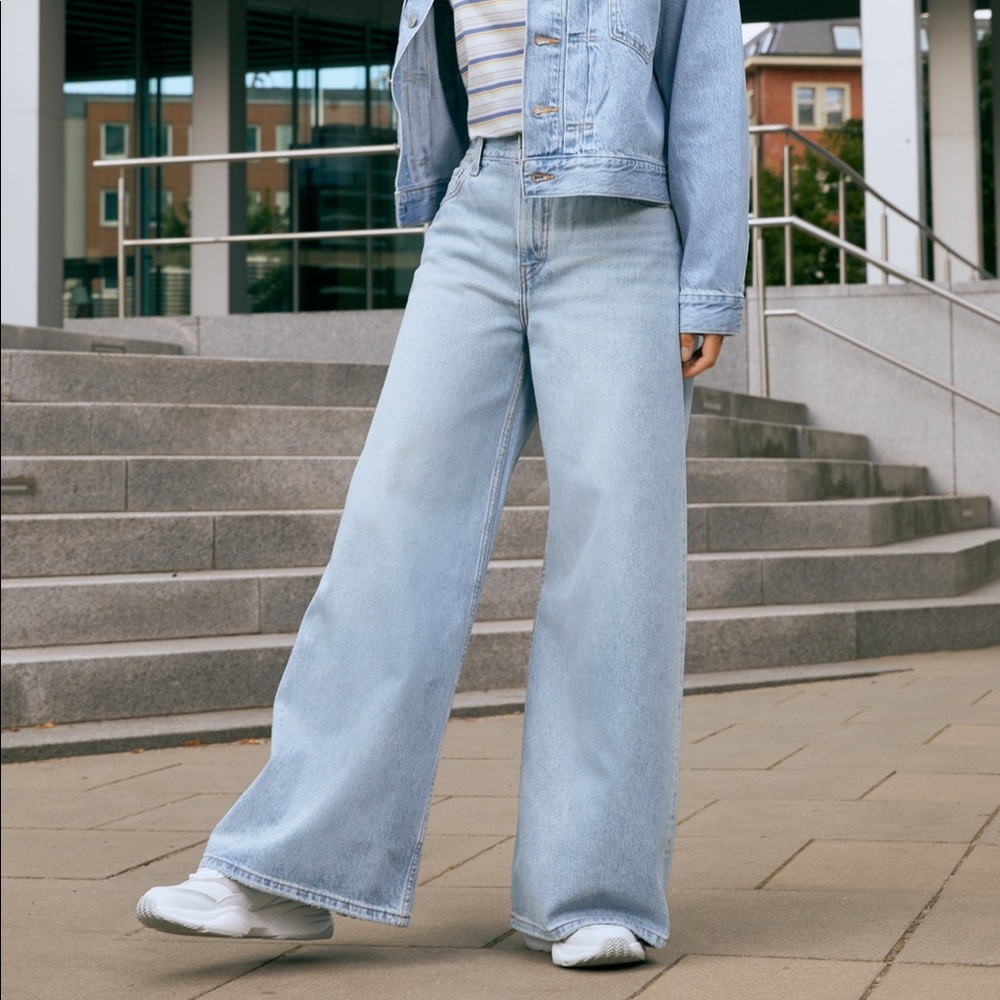 Levi’s loose wide leg jeans